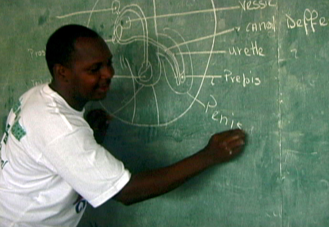 teacher_sex_education.haiti.amelia.shaw_photoshare
