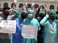 پاکستان: وفاقی حکومت کی گو مگو کی کیفیت کی وجہ سے صورتحال بگڑ رہی ہے