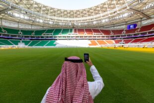 قطر میں متنازعہ فٹ بال ورلڈ کپ