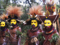 PAPUA NEW GUINEA - 1996/01/01: New Guinea Highlands, Near Tari, Huli Dancers With Ceremonial Wigs, Bird Of Paradise Feathers. (Photo by Wolfgang Kaehler/LightRocket via Getty Images)