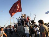 ترکی میں خونریز فوجی بغاوت ناکام