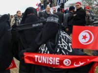 تیونس: حکومتی دفاتر میں نقاب پر پابندی عائد
