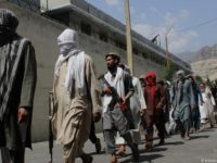 انتخابات کے روز گھروں میں رہیں، طالبان کی دھمکی