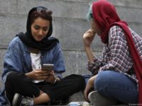 ایران، سوشل میڈیا فوج کے حوالے کرنے پرغور